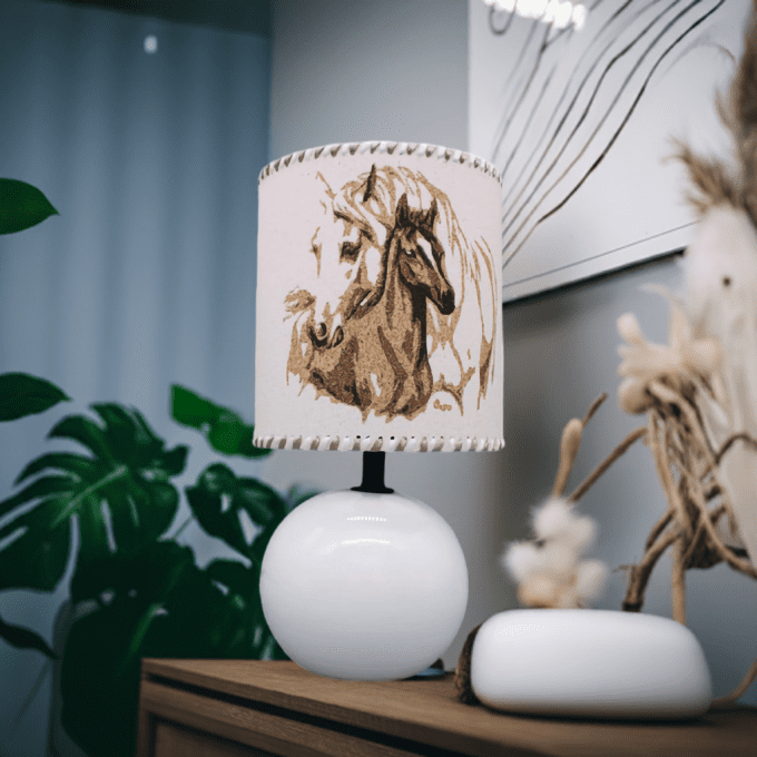 Abat-jour chevaux en sable – Lampe originale pour amoureux des équidés