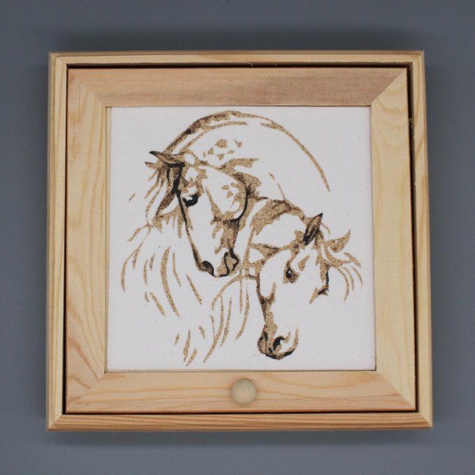 Boîte à bijoux chevaux avec tableau en sable de têtes de chevaux enlacées