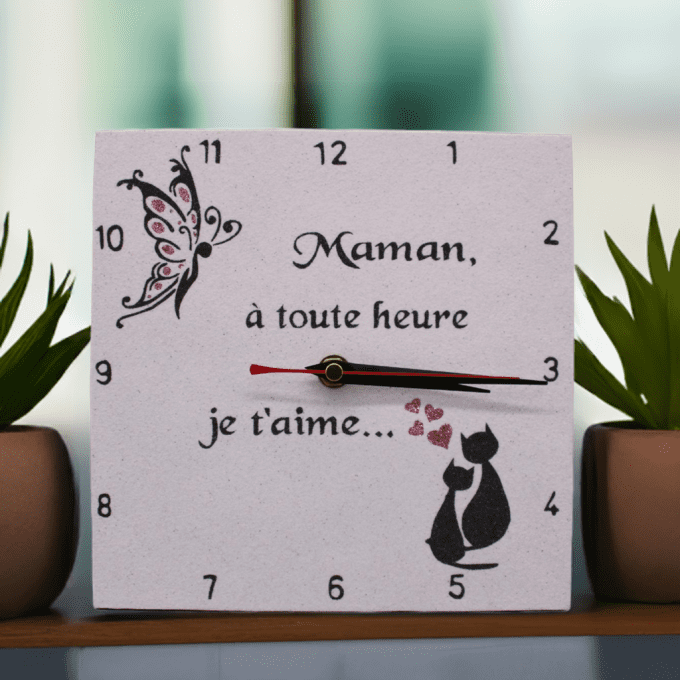 Horloge Maman je t’aime avec chats et papillon rose – idée cadeau fête des mères
