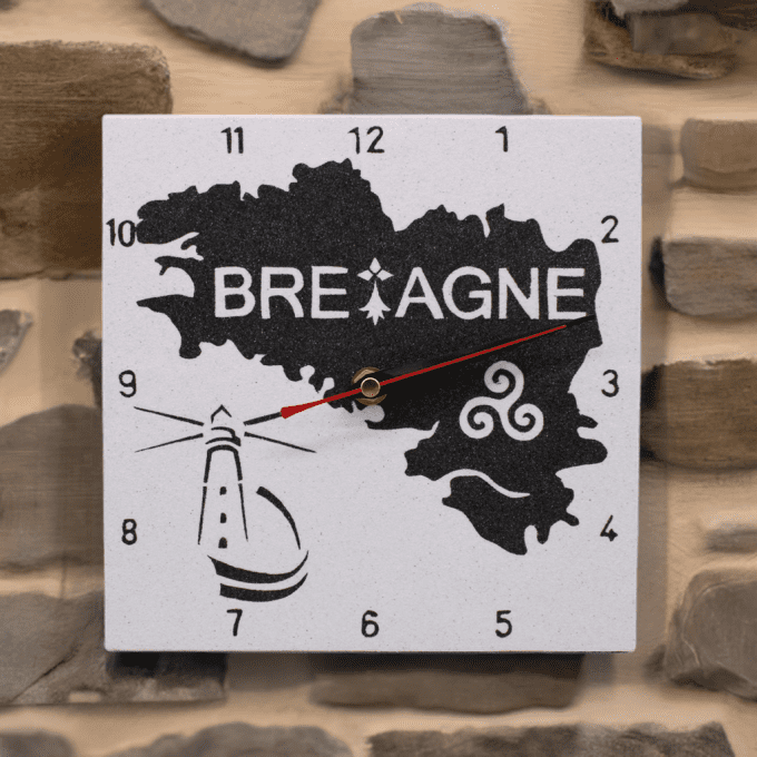 Horloge murale Bretagne - ambiance rustique en pierre