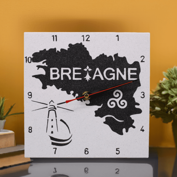 Horloge murale Bretagne artisanale – Décor chaleureux