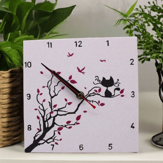 horloge murale chat arbre feuilles roses féérique