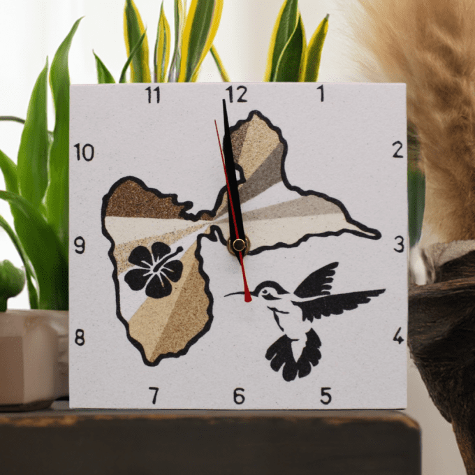 Horloge murale Guadeloupe colibri sable naturel décoration tropicale
