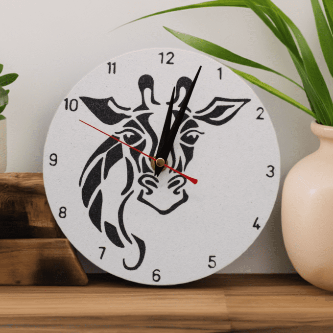 Horloge originale girafe noir et blanc déco scandinave nature