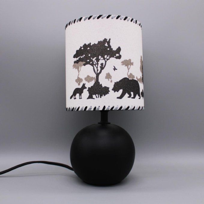Lampe La forêt pied noir mat vue de côté
