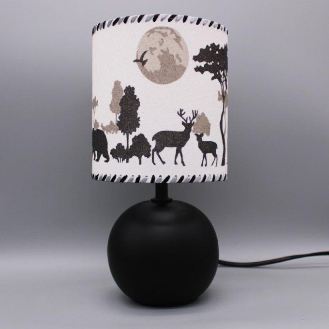 lampe pied en céramique et abat-jour forêt