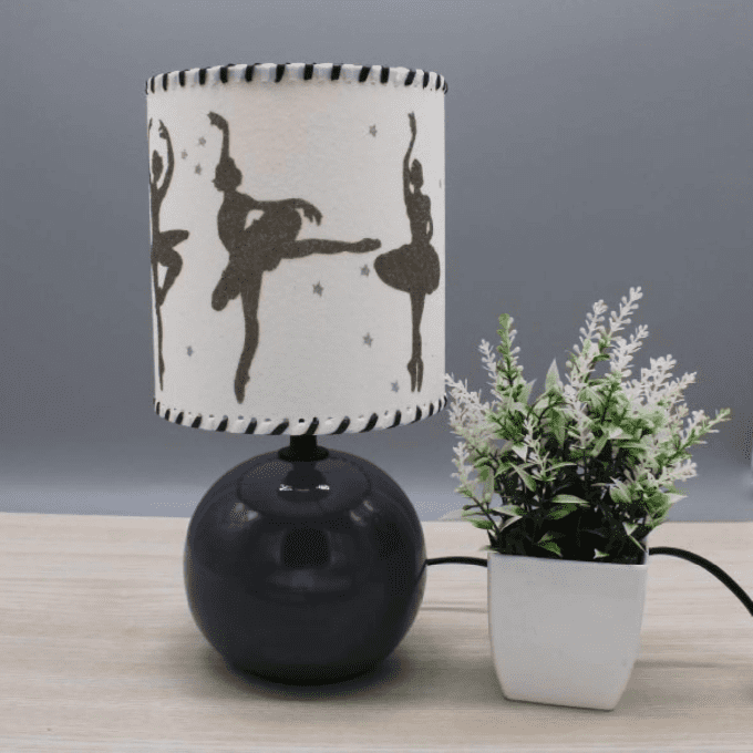 Lampe Ballerines pied gris dans décor