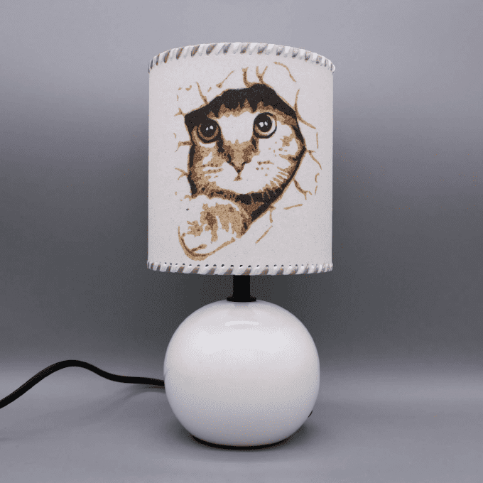 Lampe Chat surprise pied blanc