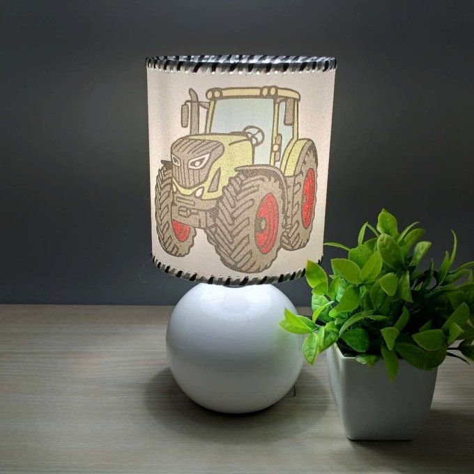 Lampe avec abat-jour en sable - Tracteur Fendt