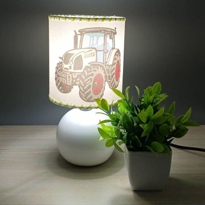 Lampe avec abat-jour en sable - Tracteur claas
