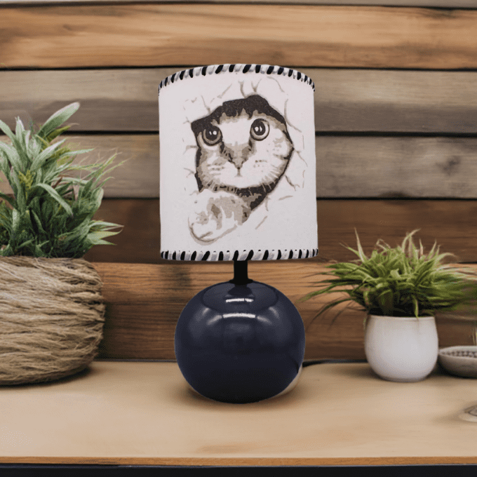 Lampe chat curieux en sable - déco bois chaleureuse
