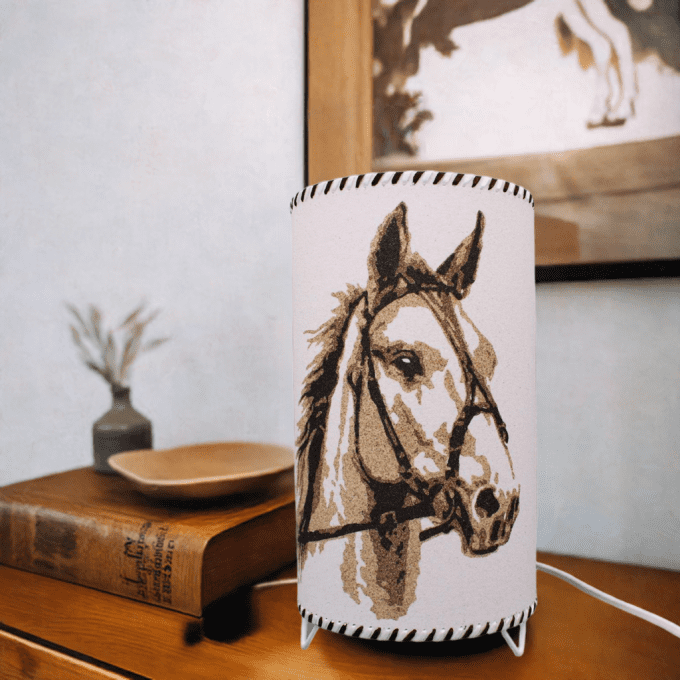 Lampe artisanale tête de cheval en sable