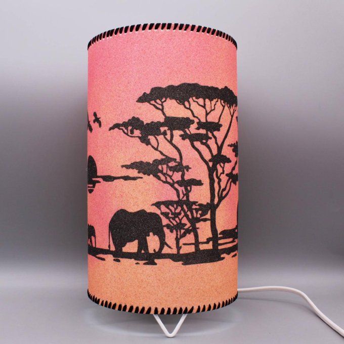 lampe cylindre savane - girafe et éléphants sur un fond de couché de soleil rose/orange