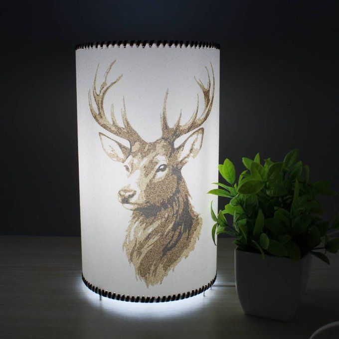 Lampe cylindre en sable - Cerf majestueux