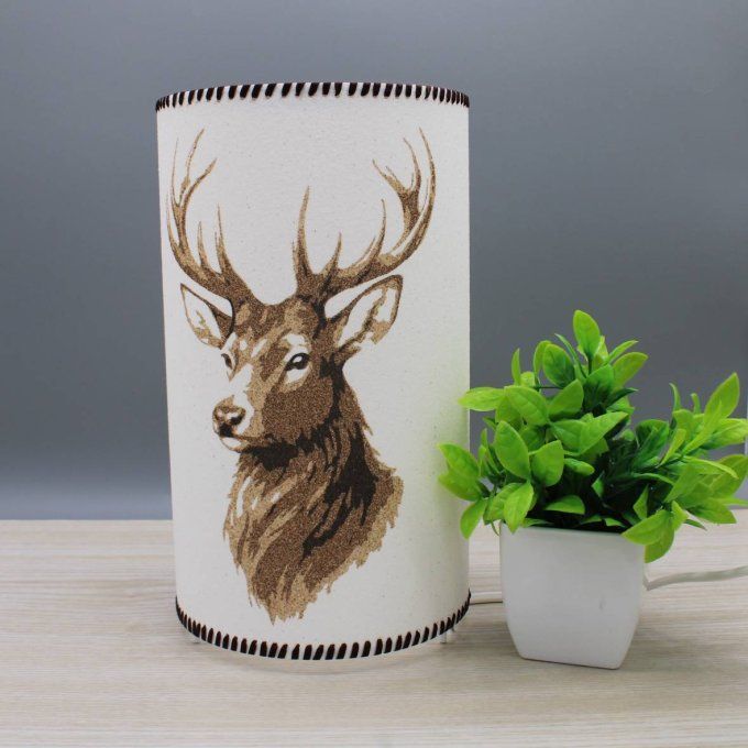 Lampe cylindre en sable - Cerf majestueux