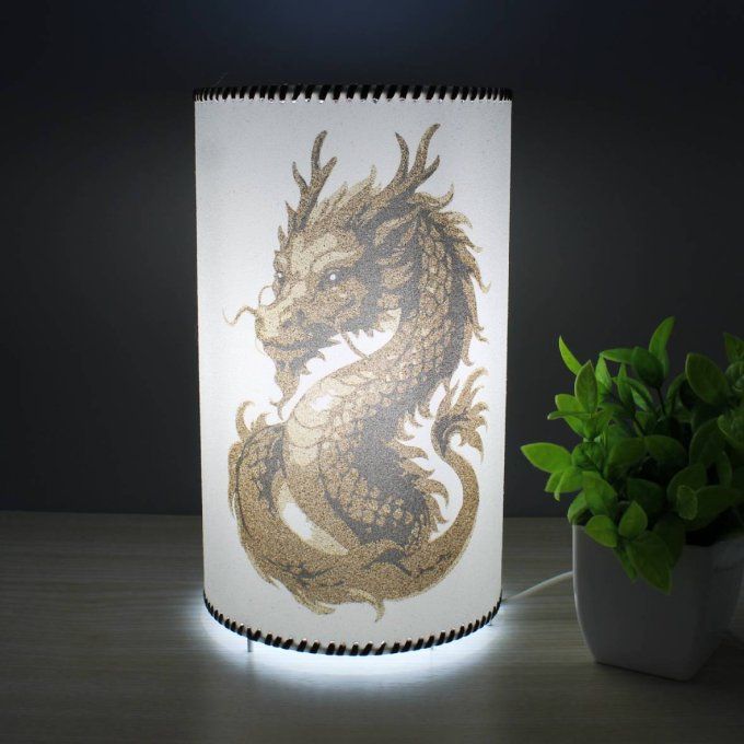 lampe cylindre dragon chinois allumée
