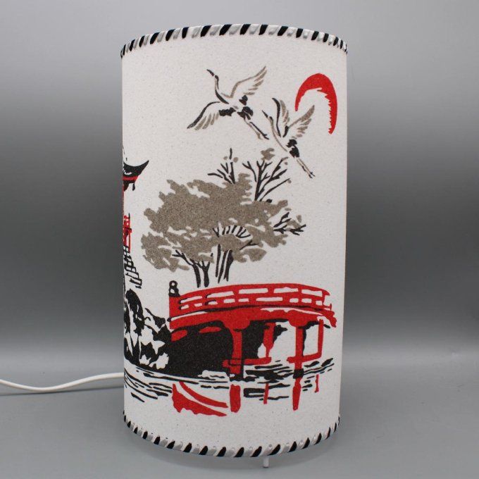 lampe cylindre temple japonais - un temple, un pont, un héron et des arbres , tons gris, noir, rouge