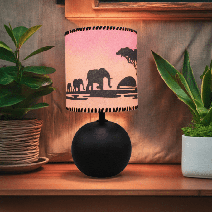 Lampe de chevet éléphant savane coucher de soleil – abat-jour rose dégradé – déco jungle