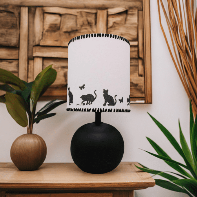 Lampe de chevet ronde avec abat-jour motif chats