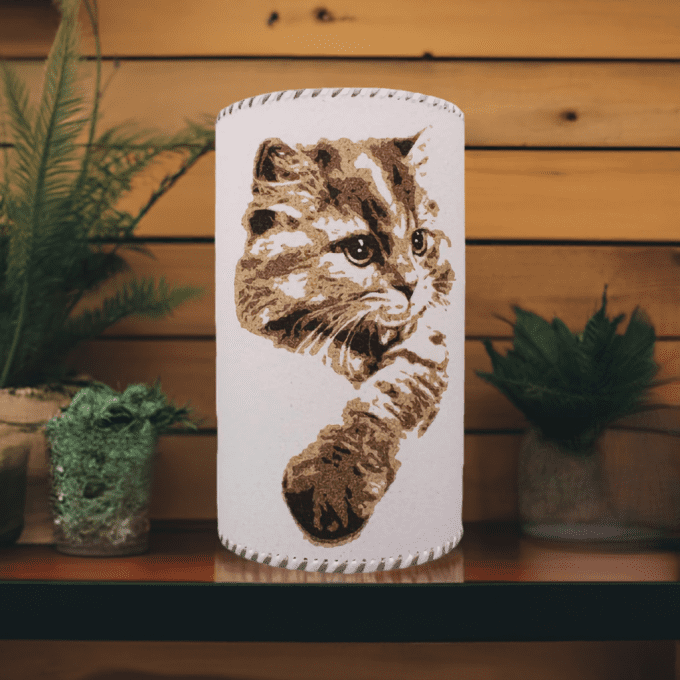 Lampe décorative chat en bois brûlé – Ambiance naturelle et chaleureuse