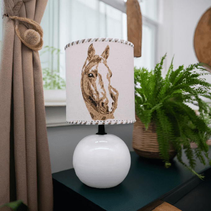 Lampe design tête de cheval – ambiance nature et bois