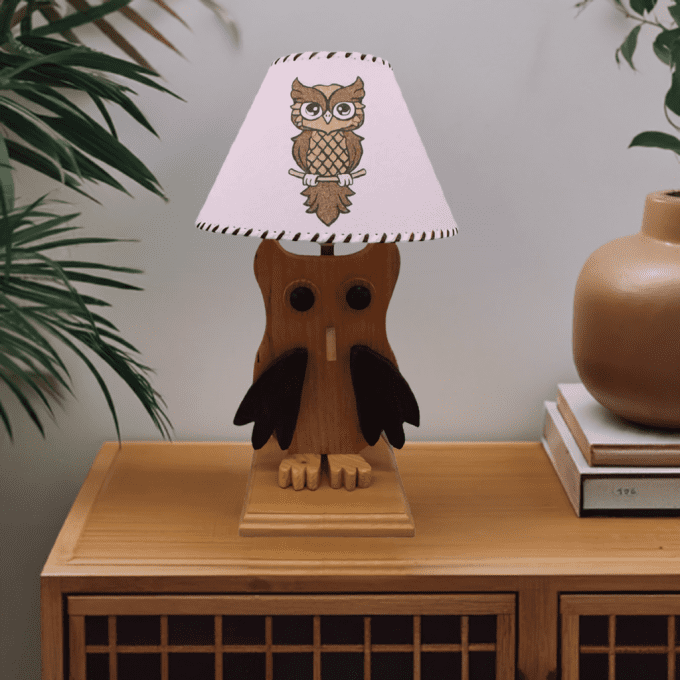 Lampe enfant hibou – design artisanal en bois avec abat-jour hibou mignon