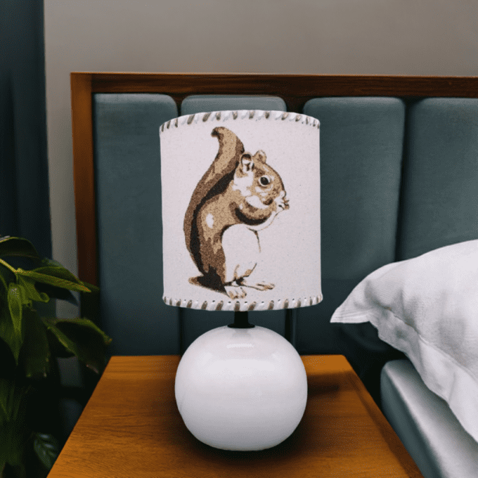 lampe illustrée écureuil dessin marron décoration chambre