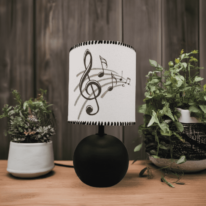 Lampe musicale noire avec notes – décoration moderne pour salon ou chambre