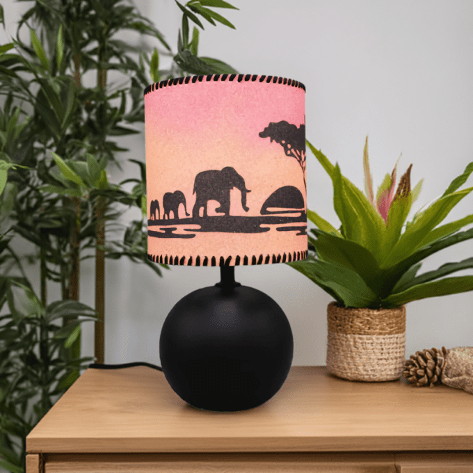 Lampe noire motif éléphants silhouette – ambiance africaine – idée cadeau déco naturelle