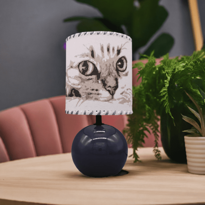Lampe originale tête de chat – design artistique pour déco intérieure cosy