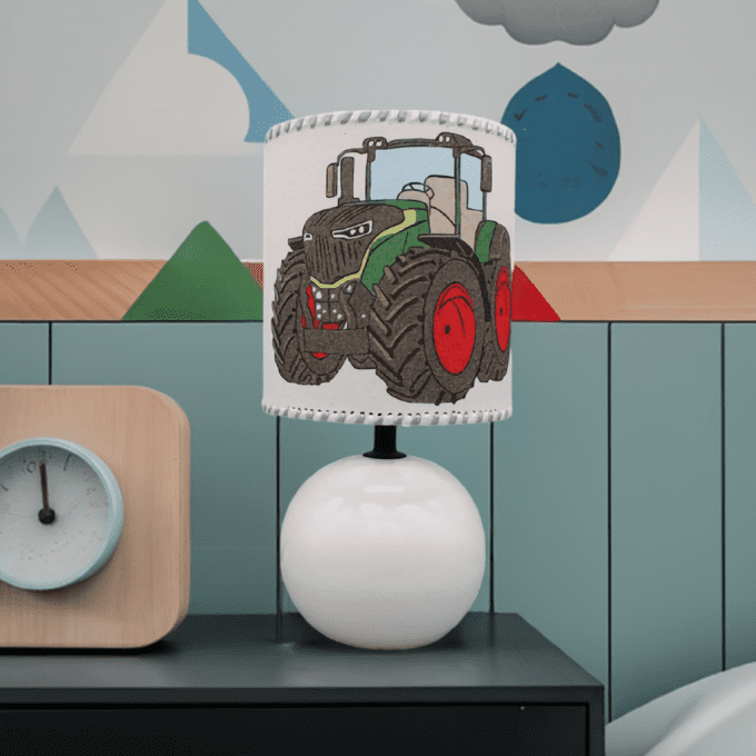 Lampe pour enfant avec tracteur vert – déco chambre petit fermier