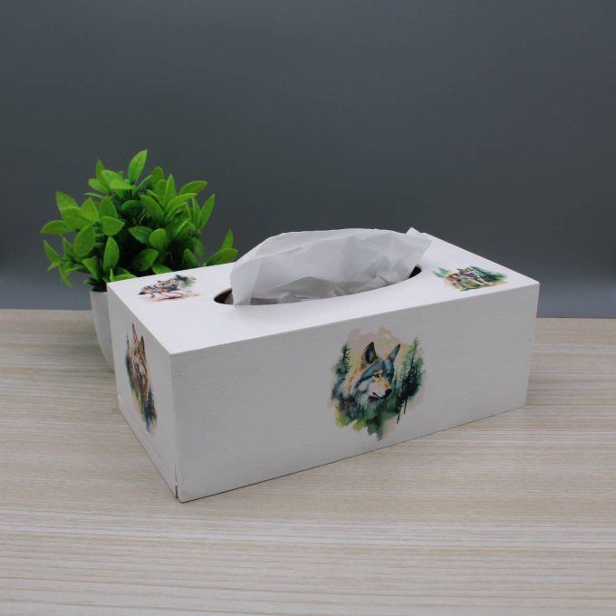 Boîte à mouchoirs décorée de loups et de paysages forestiers  dans décor