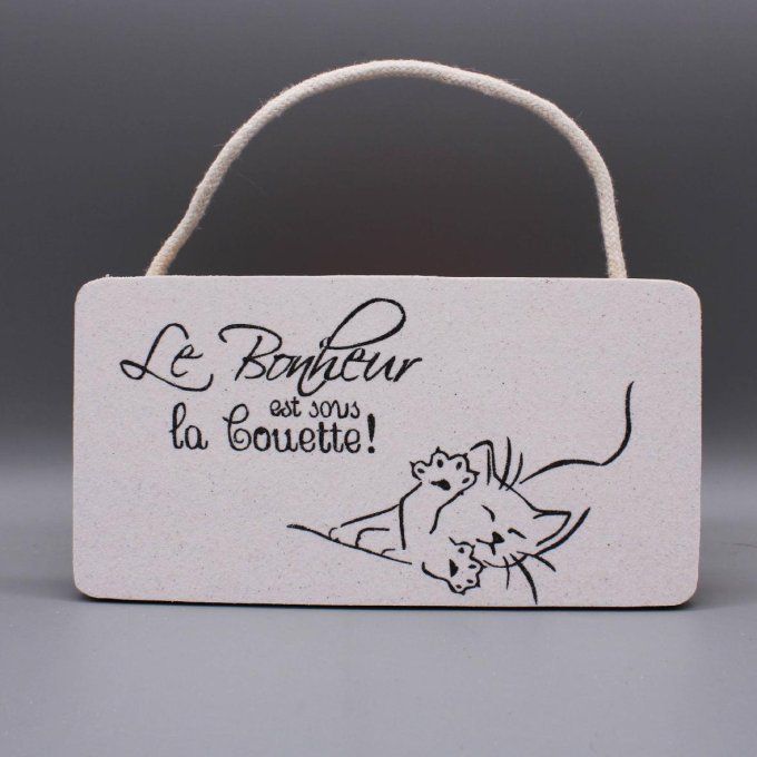 Plaque de porte Le bonheur est sous la couette avec un chat endormi en sable coloré