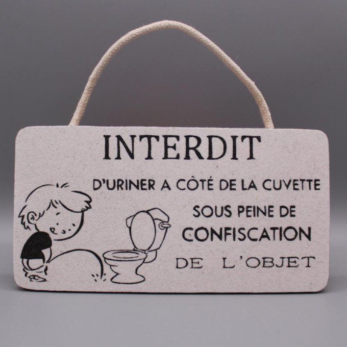 Plaque de porte Interdit d’uriner avec un petit garçon faisant pipi à côté de la cuvette