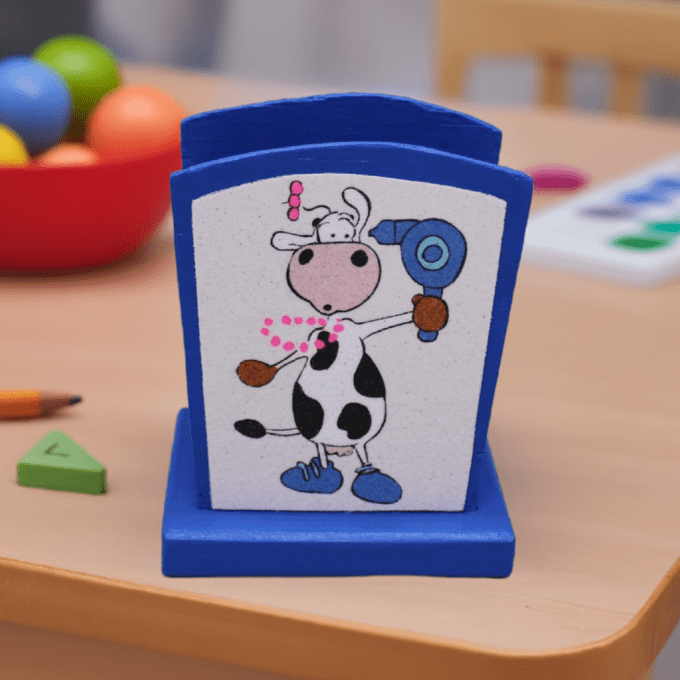 Pot à crayons vache rigolote bleue – déco originale chambre enfant