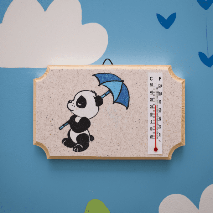 Thermomètre panda sous parapluie – Décor mural enfantin et coloré